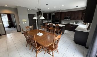 3621 Bunker Hill Dr, Algonquin, IL 60102