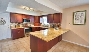 902 CRESTVIEW Dr, Auburndale, FL 33823