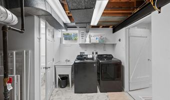 5901 DEVONSHIRE Dr, Bethesda, MD 20816