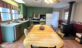 1233 Riverside Dr, Auburn, ME 04210