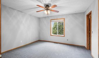 3649 Tower Pond Dr, Anoka, MN 55303
