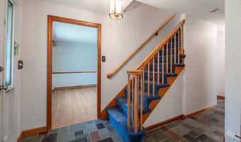 198 N Timber Ln, Cheshire, CT 06410