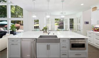 265 Oakhurst Leaf Dr, Alpharetta, GA 30004