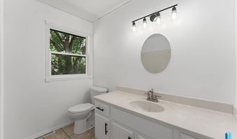 409 S 8th Ave, Brandon, SD 57005