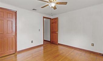 11 Red Robin Rd, Cranston, RI 02920