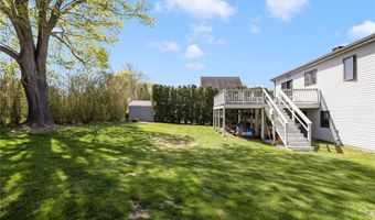 11 Renfrew Ave, Middletown, RI 02842