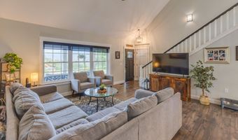 101 Loft Cir, Campton, NH 03223