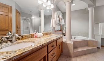 228 E THORNBROOK Ln, Appleton, WI 54913