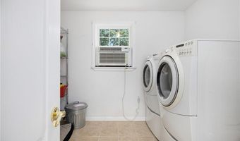 3 Sheffield St, Warwick, RI 02889