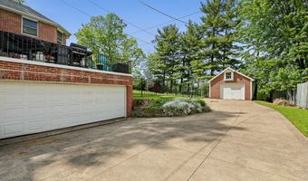 705 Overlook Dr, Alliance, OH 44601