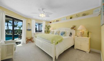 6605 SEABIRD Way, Apollo Beach, FL 33572