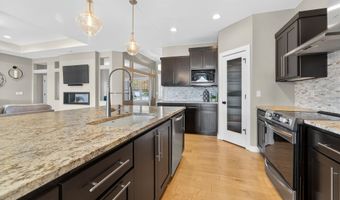 5039 W RED BARN Ct, Appleton, WI 54913