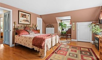 110 Hopkins Ave, Johnston, RI 02919