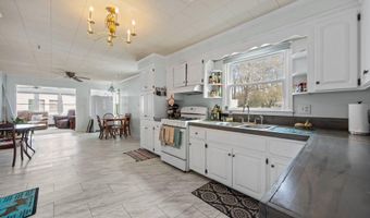 225 N 6th St, Aurora, NC 27806