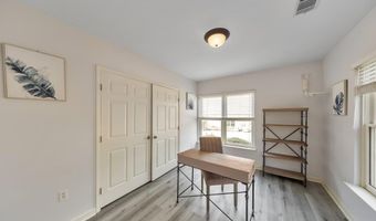 62 Applewood Ln, Acworth, GA 30101