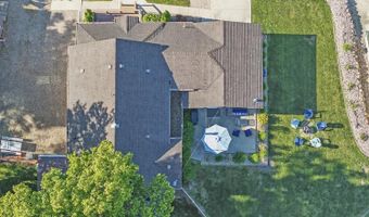 41 Dewey St, Arnolds Park, IA 51331