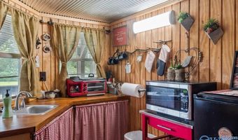1952 Nixon Chapel Rd, Albertville, AL 35950