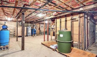 35 Hanson Rd, Barrington, RI 02806