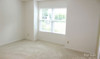 4 Gatehouse Ct, Asheville, NC 28803