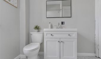 19 Greene Ln, Newport, RI 02840