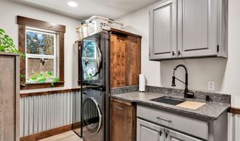300 E SEASONS Rd, Athol, ID 83801