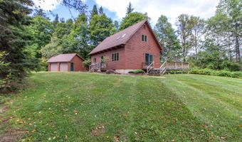 29 Roundy Brook Rd, Burke, VT 05871