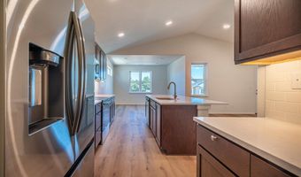 761 SPYGLASS Dr, Bandon, OR 97411