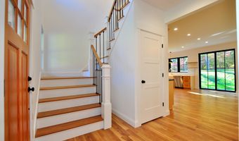 152 E Hill Rd, Canton, CT 06019