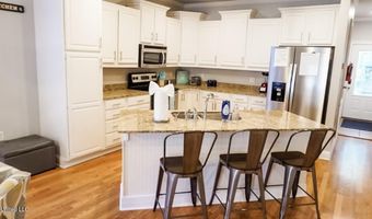 183 Mcdonnell Ave 304, Biloxi, MS 39531