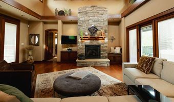 4114 Cochrane Pkwy, Ames, IA 50014