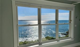 4 Clarkes Village Ln, Jamestown, RI 02835