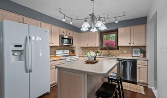 3300 N RANKIN St, Appleton, WI 54911