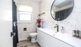 128 Elizabeth Dr, Aberdeen, SD 57401