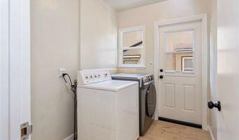 1956 N Roosevelt, Altadena, CA 91001
