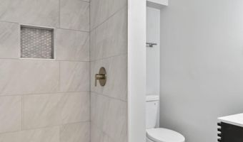 8336 CLAREMONT WOODS Dr, Alexandria, VA 22309