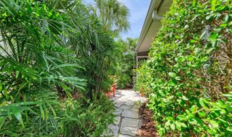 136 CRESCENT Dr, Anna Maria, FL 34216