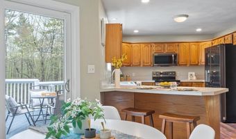 17 Stone Pound Ln, Atkinson, NH 03811