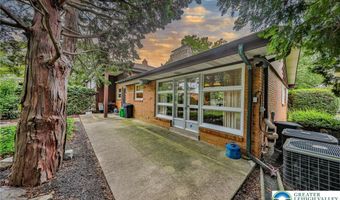2739 W Liberty St, Allentown, PA 18104