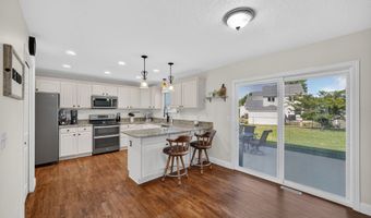 3706 SW Bluegrass Cir, Ankeny, IA 50023