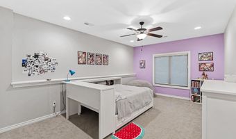 918 E Lakecrest Dr, Andover, KS 67002