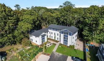 32 Exchange St 203, East Greenwich, RI 02818