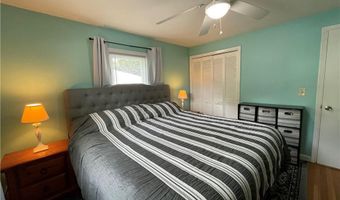 71 Glenwood Dr, North Kingstown, RI 02852