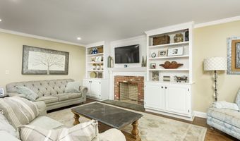 78 Deer Run Dr, Colchester, CT 06415