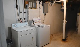 9510 Lydell Dr, Affton, MO 63123