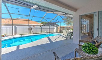 6806 CAMBRIDGE PARK Dr, Apollo Beach, FL 33572