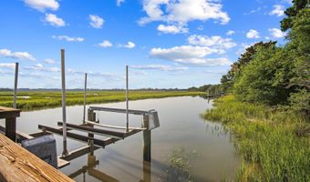 32 Eustis Landing Rd, Beaufort, SC 29907