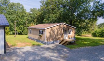 1000 Point Mason Rd, Big Sandy, TN 38221