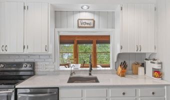 1052 Lakeside Dr E, Alloway, NJ 07422