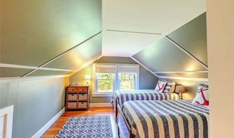32 Chapin Rd, Barrington, RI 02806