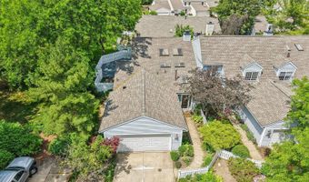 838 Lynnhaven Ln, Akron, OH 44313